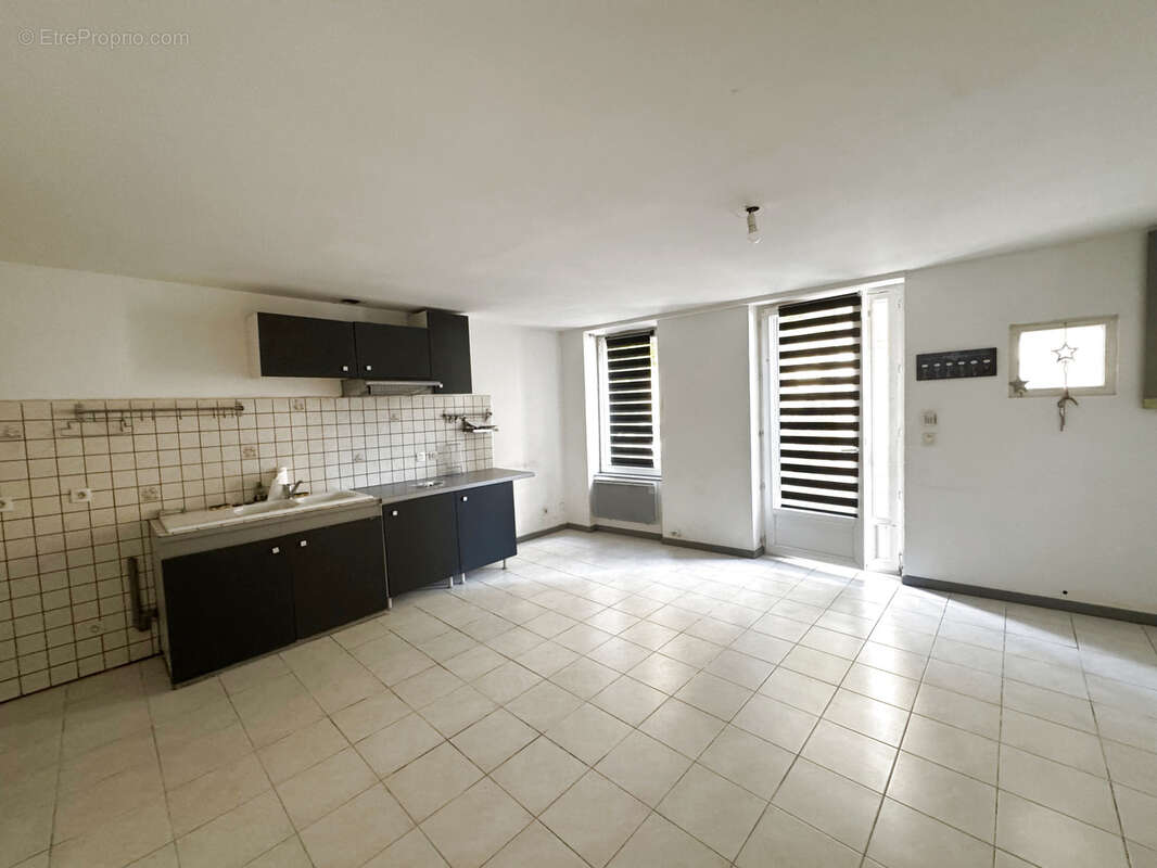Grande maison de village avec garage en vente à Coursan - photo 9