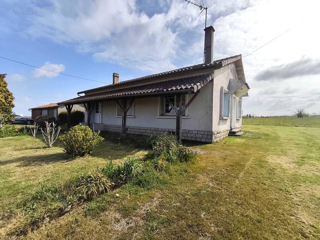 Maison à MONTEMBOEUF