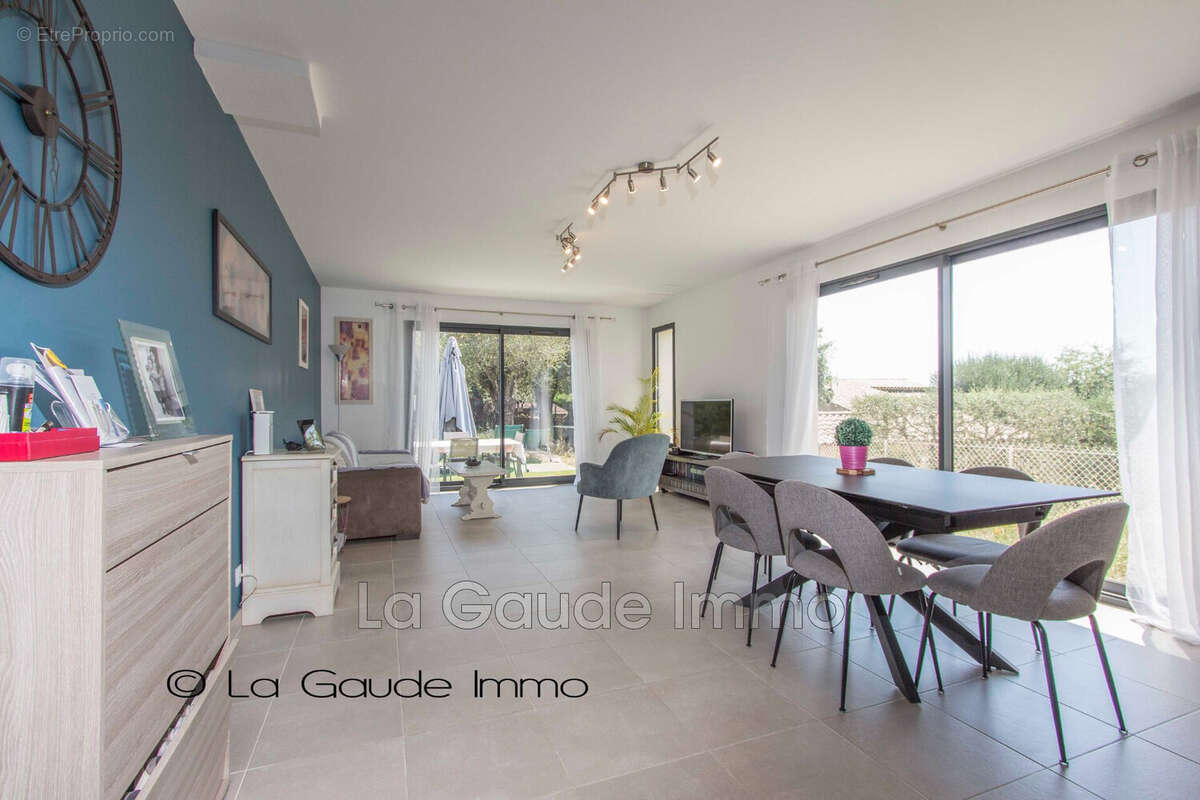 Maison à LA GAUDE