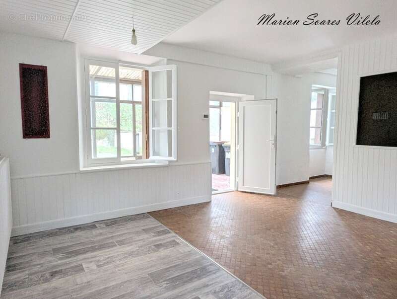 Ensemble immobilier de 2 maisons accolées sur plus de 900 m² à Provins même - photo 12