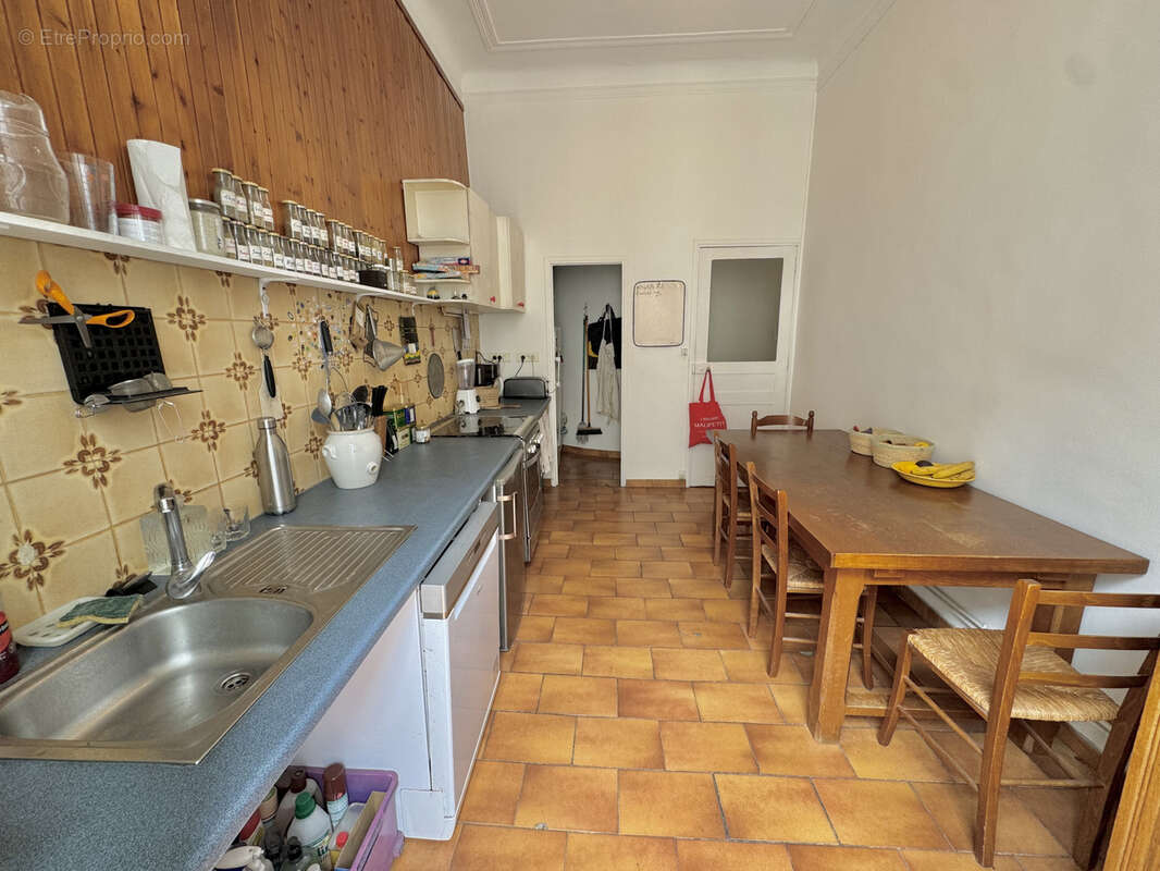 Appartement à MARSEILLE-1E