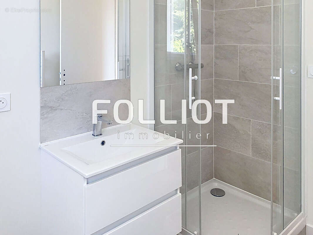 A VENDRE COURSEULLES SUR MER, APPARTEMENT 4 pièces , 3 chambres, 300 mètres de la mer - photo 6