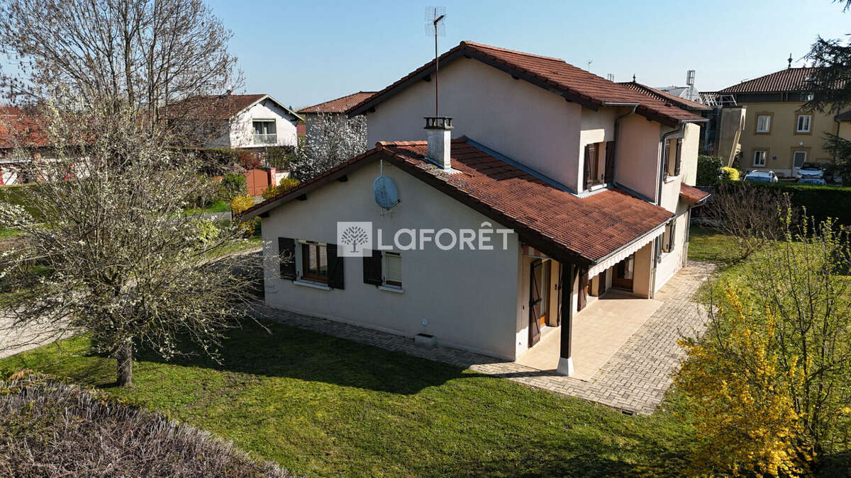 Maison à VILLARS-LES-DOMBES