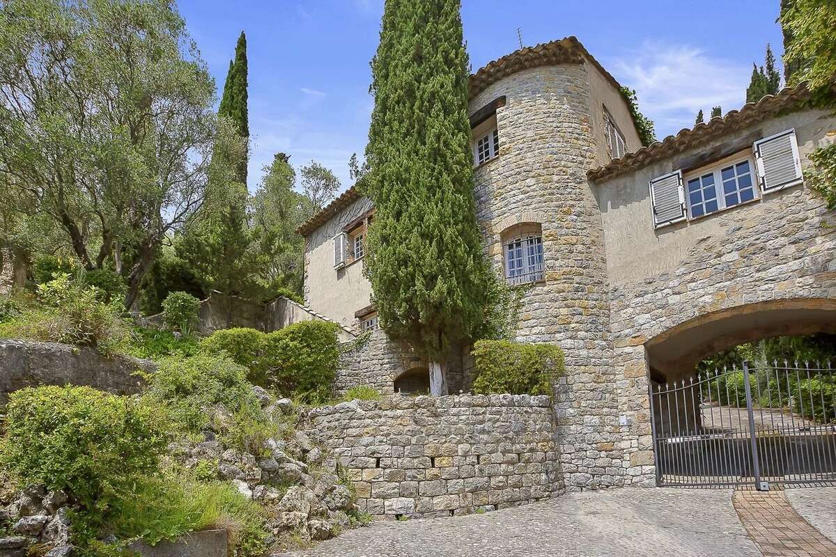 Maison à TOURRETTES-SUR-LOUP