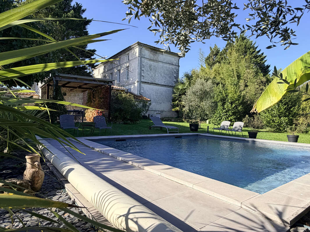 Maison à FOUQUEBRUNE