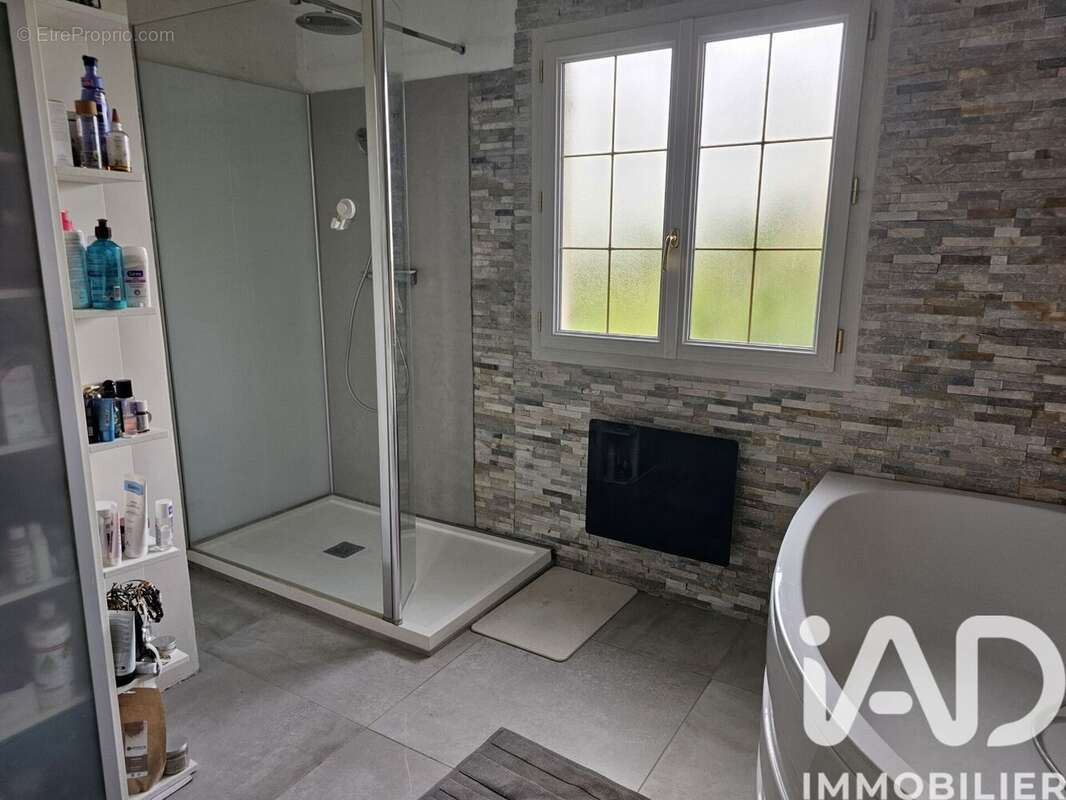 Maison 136 m² à Parville  - photo 8