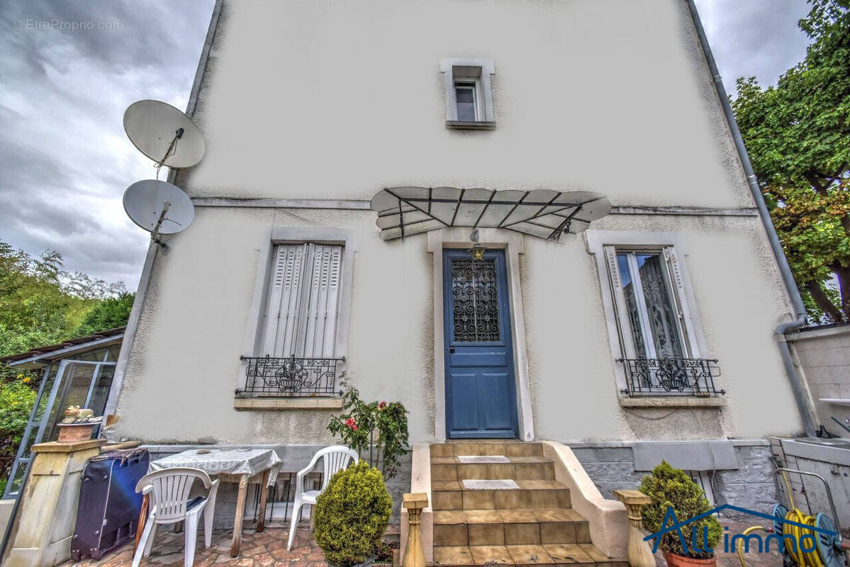 Appartement 105 m² à Saint-Maur-Des-Fosses  - photo 3