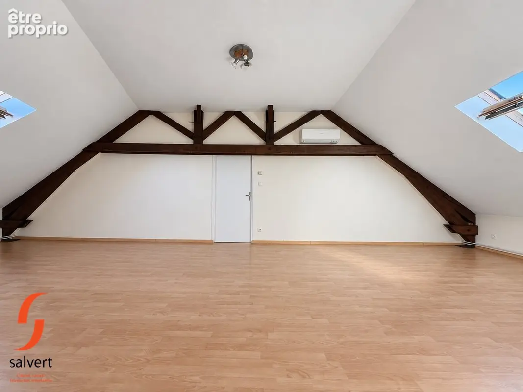 A vendre, Immeuble comprenant 5 appartements et 1 commerce. - photo 11