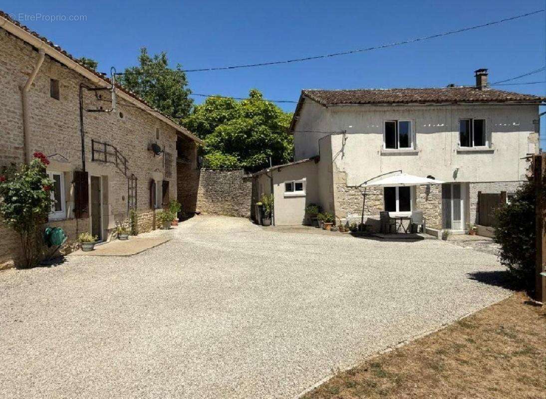 Maison à CIVRAY