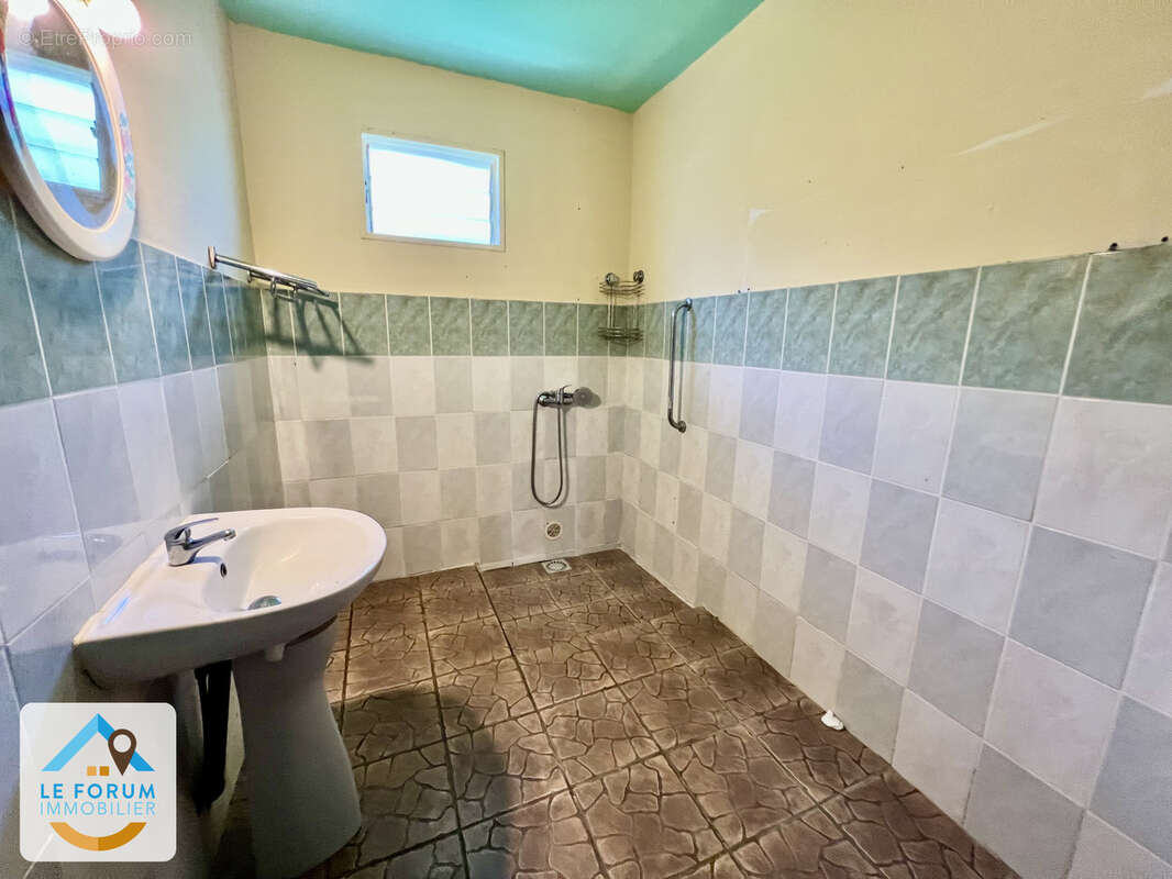 Saint joseph 97480 - villa f3 habitable de suite -varangue + garage - terrain clos et piscinable - facile d'ac - photo 7