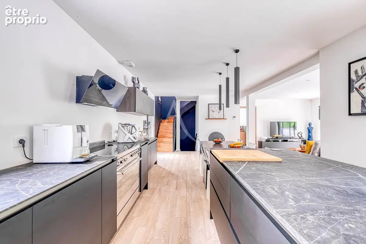 Villa d'architecte contemporaine avec piscine - les Coteaux de Chessy  - 7 pièces - 175 m2 - photo 4