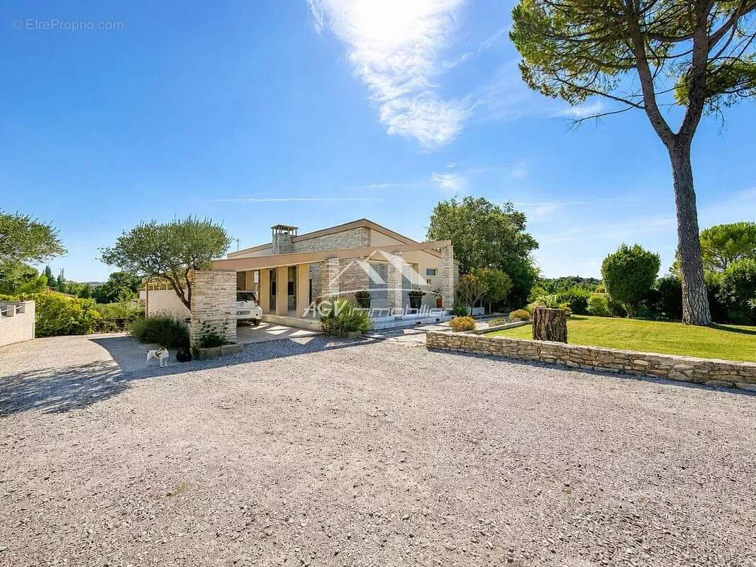 Maison d 'architecte de 200 m² habitable - piscine - 2540m² de terrain - 2 logements - photo 27