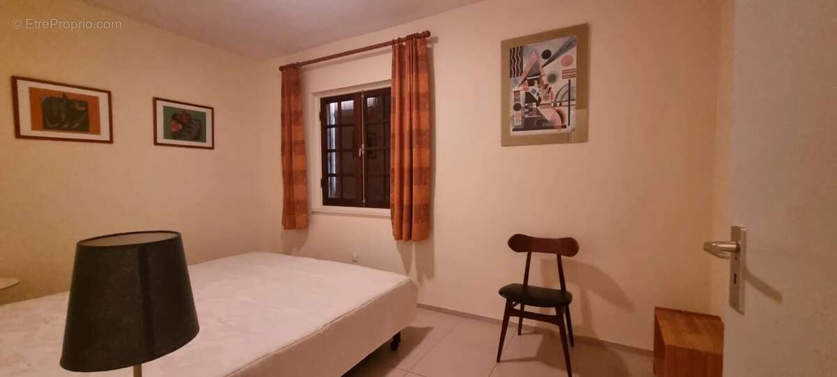 Maison à CASTELNAU-MONTRATIER