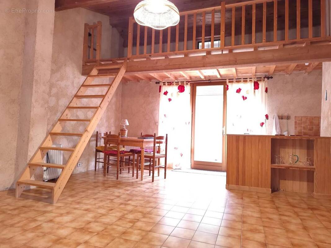Appartement à PUGET-ROSTANG