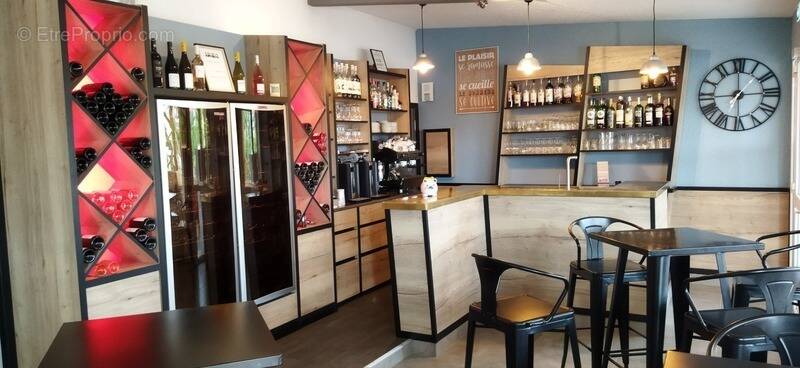 Commerce à COGNAT-LYONNE