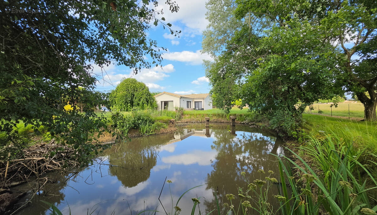 Maison à LE PIZOU