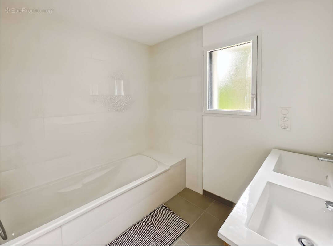 Maison 5 pièces moderne. - photo 13