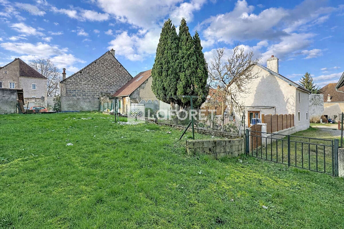 Maison à ARC-LES-GRAY