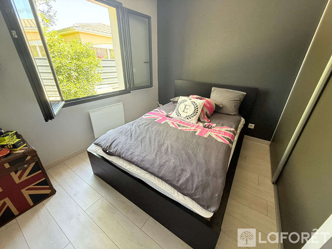 Maison à SAINT-JEAN-D'ILLAC