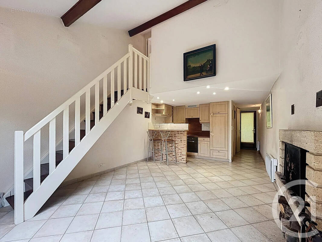 Appartement à SAVIGNY-SUR-CLAIRIS