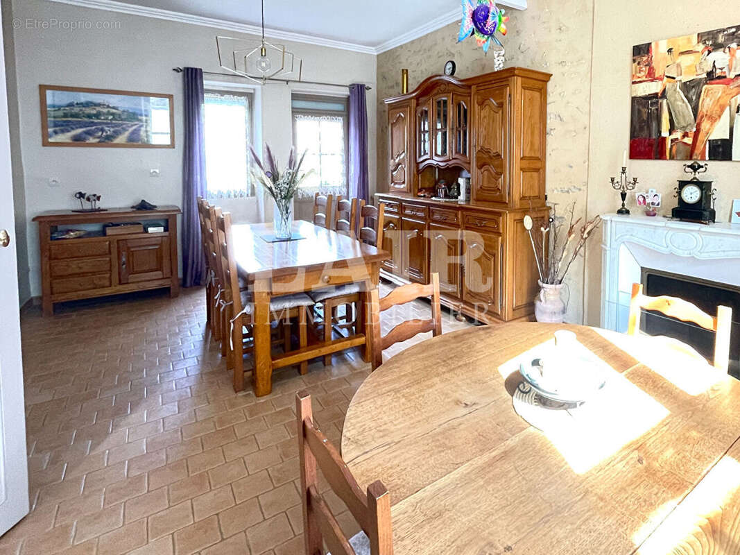 Maison ancienne de charme avec jardin, piscine et garage - Fresnay-sur-Sarthe - photo 4