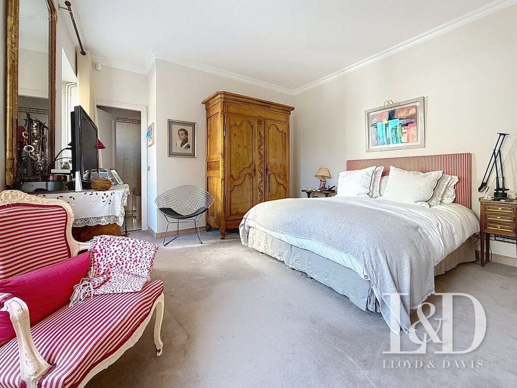 2nd Chambre du 1er - Maison à GARCHES