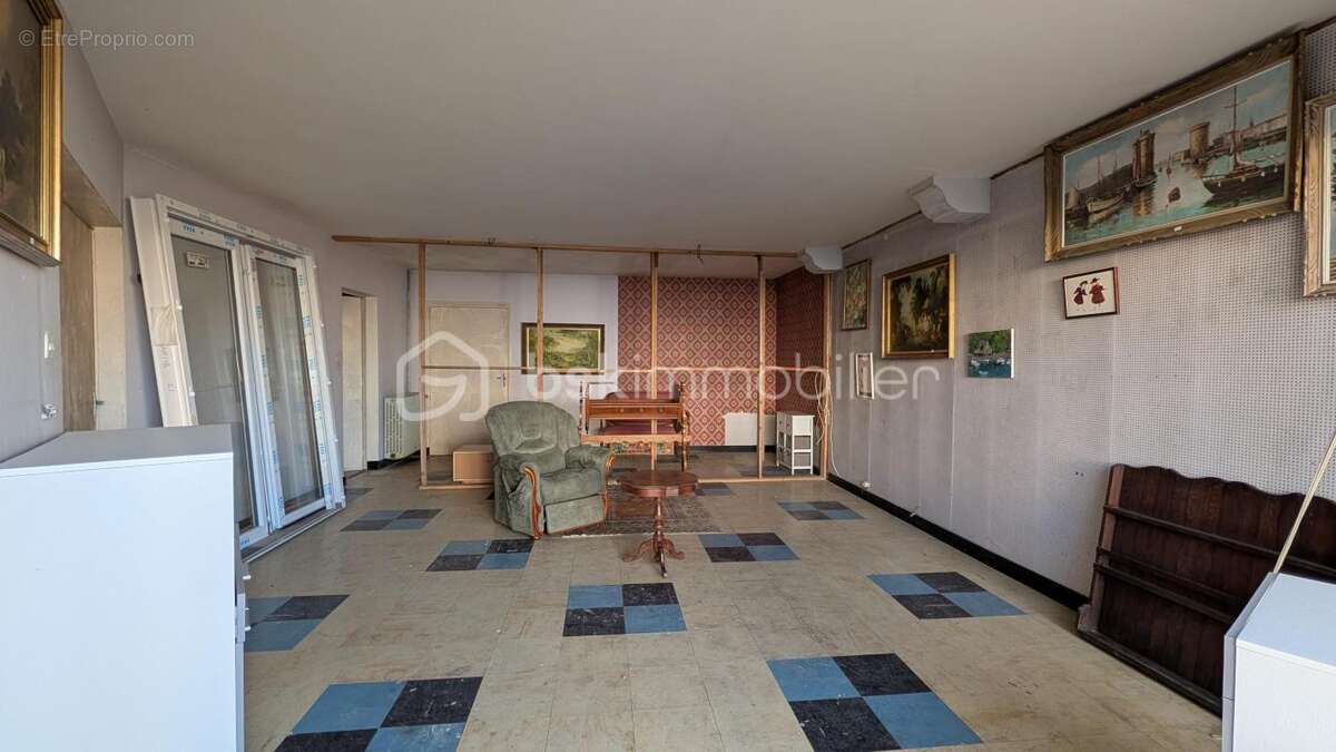 Commerce à PONT-L&#039;ABBE-D&#039;ARNOULT