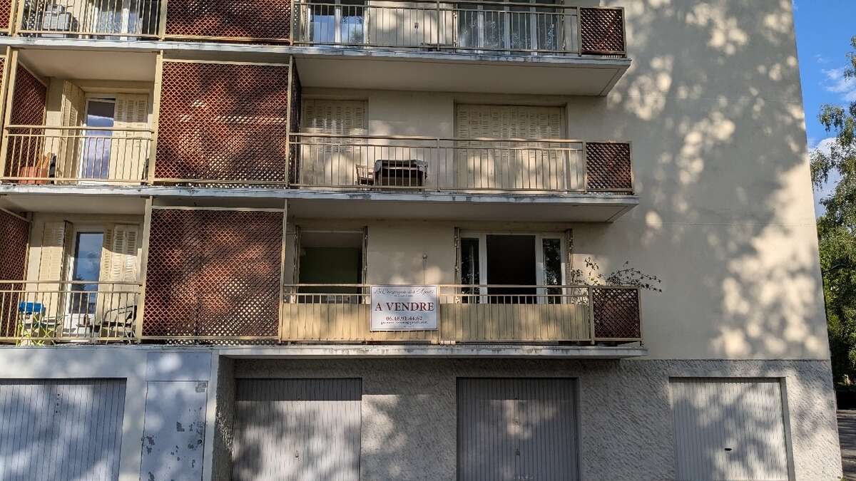 Appartement à SAINT-MARTIN-D'HERES