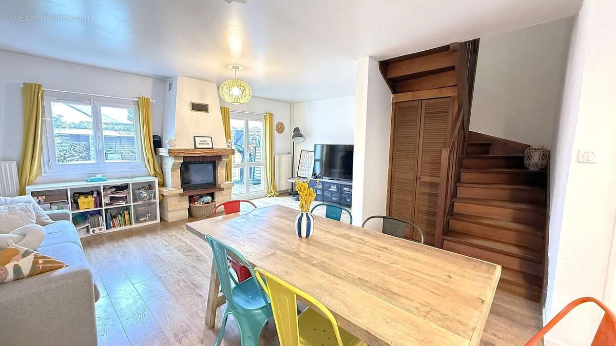Maison à PLAISIR
