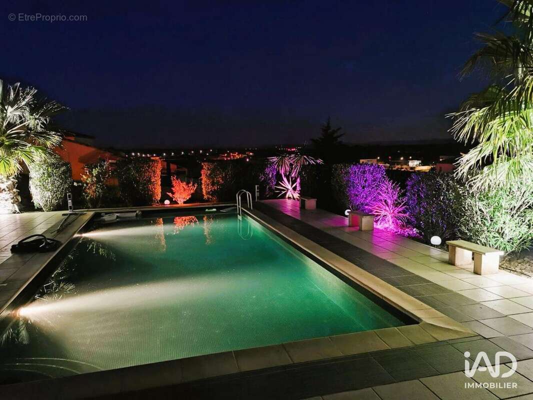 Maison 235 m² à Adissan  - photo 4