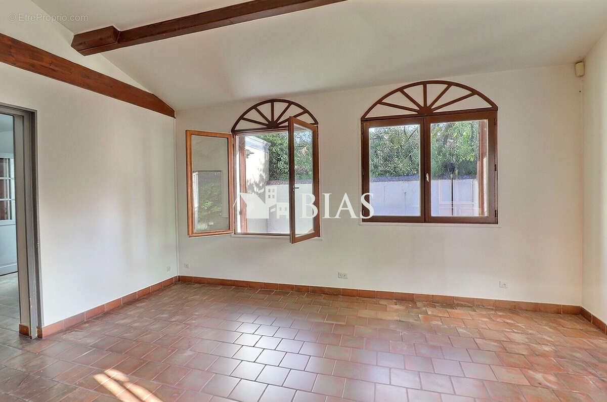 Maison 110 m² à Pont-L'eveque  - photo 2