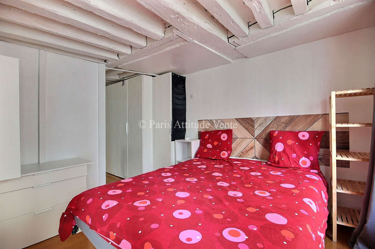 Appartement à PARIS-2E
