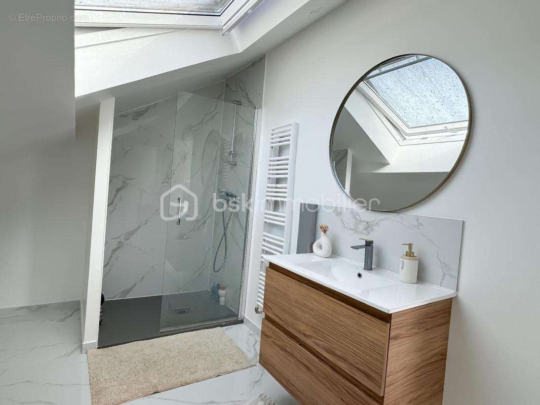 Magnifique pavillon familial à saisir intégralement rénové et meublé, avec piscine aux portes de Val d'Europe - photo 19