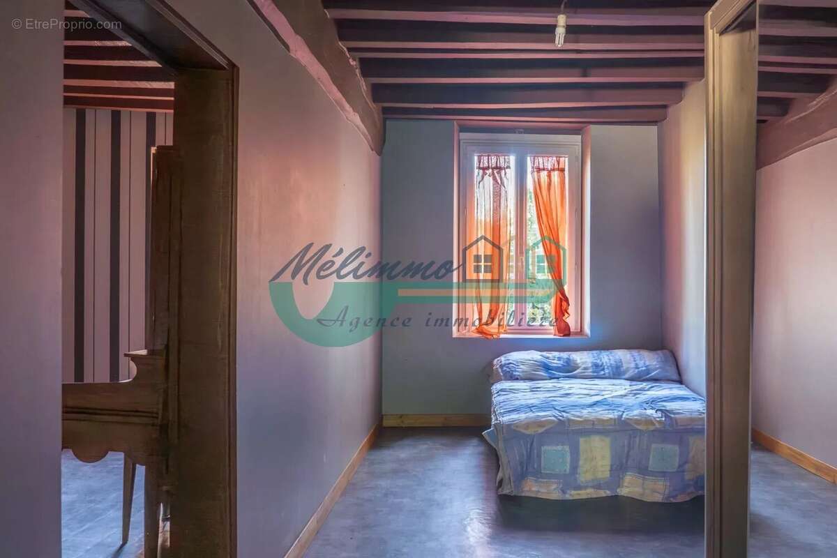 Maison à SOUGERES-EN-PUISAYE