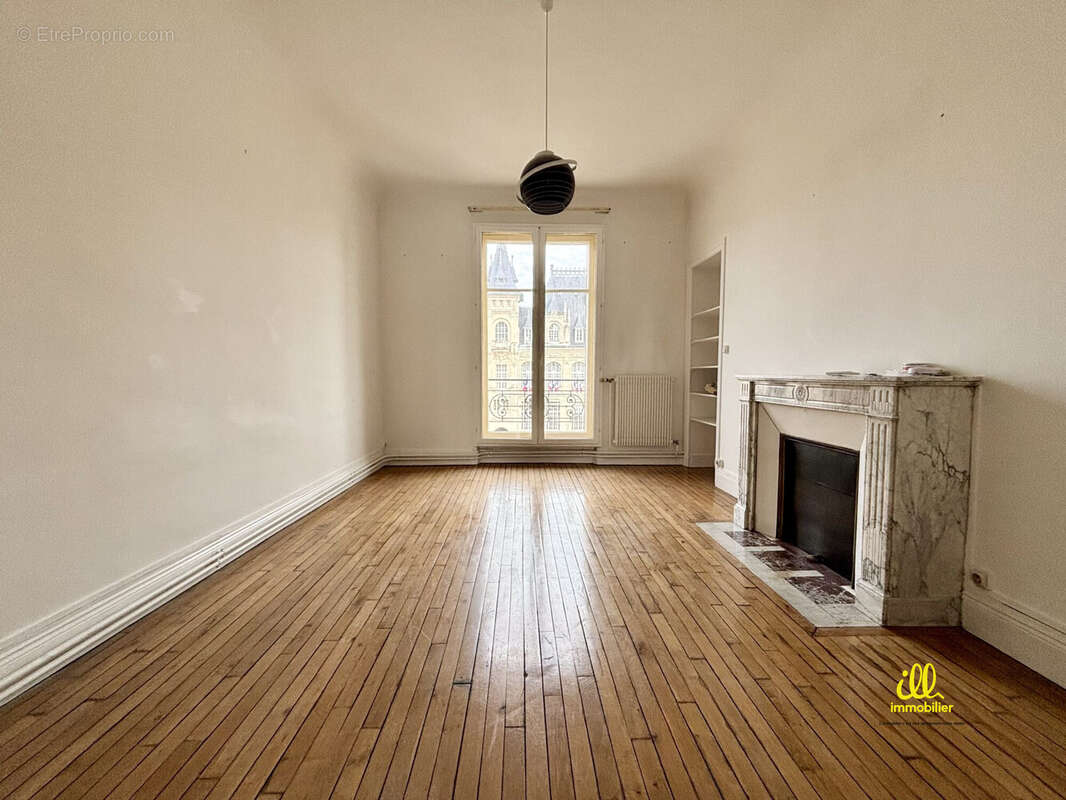 Appartement à CHARLEVILLE-MEZIERES