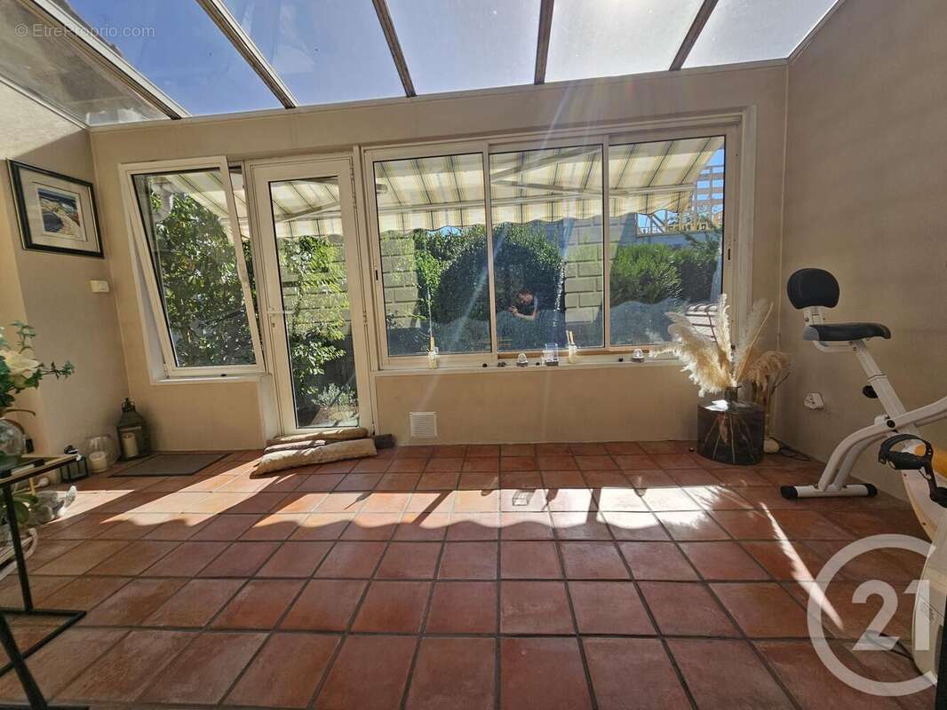 Maison à SAINT-MAUR-DES-FOSSES