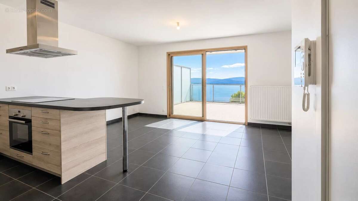 Appartement à EVIAN-LES-BAINS