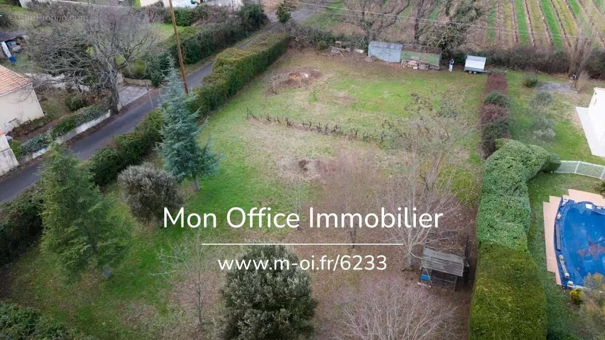 Terrain à TRETS