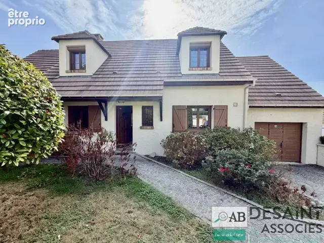 Maison familiale à vendre 6 pièces   139,75 m2   Terrain 620 m2   Condé-Sainte-Libiaire - photo 2