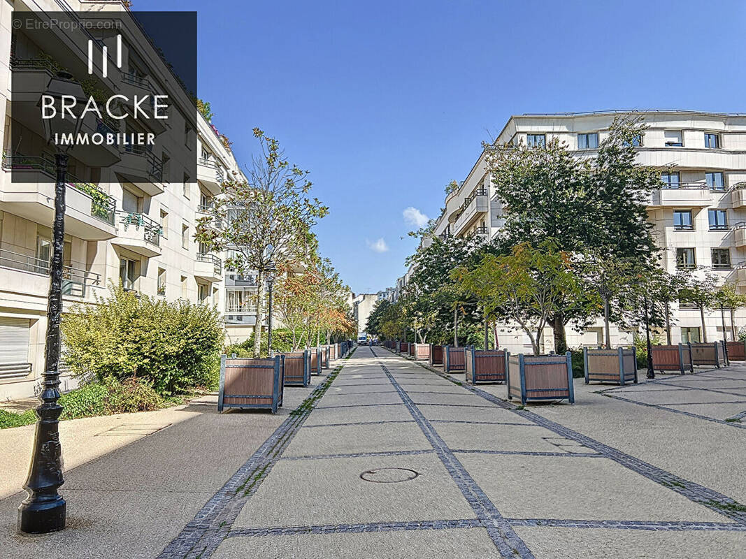 Appartement à COURBEVOIE