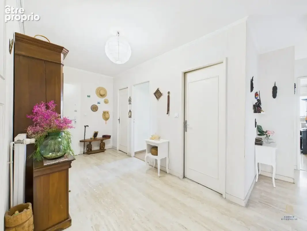 Appartement T4 de 105 m² avec vues dégagées & double stationnement - photo 2