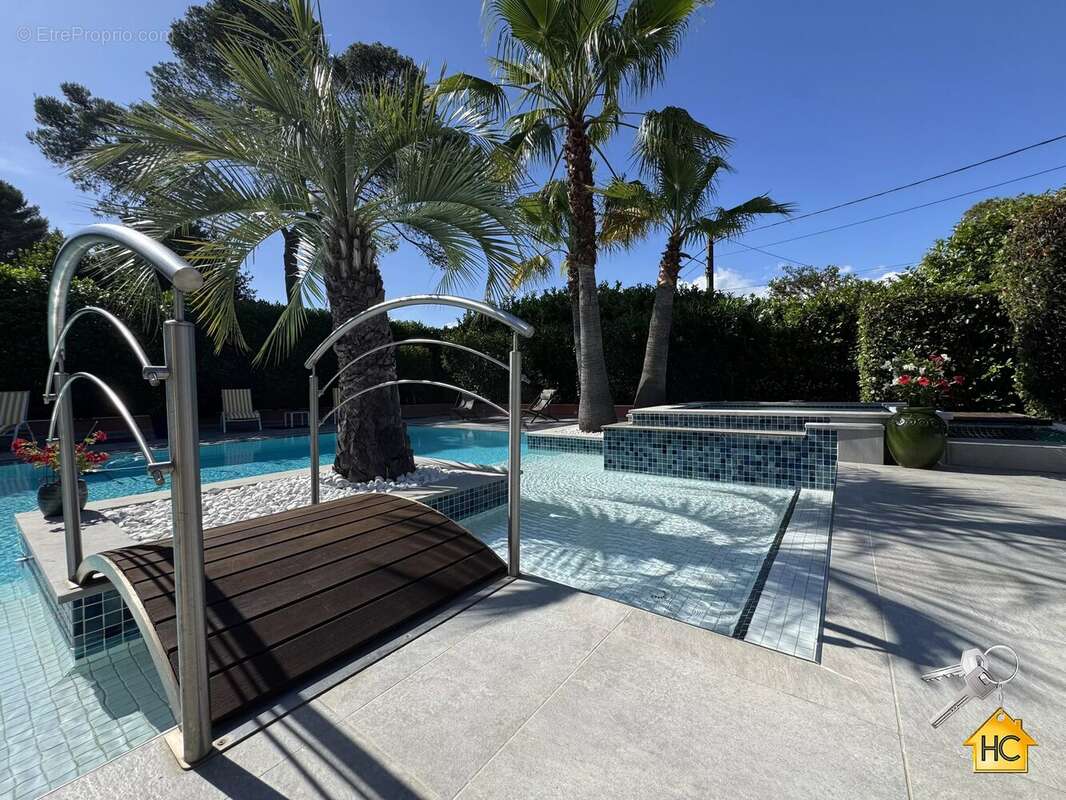 Maison à MOUGINS