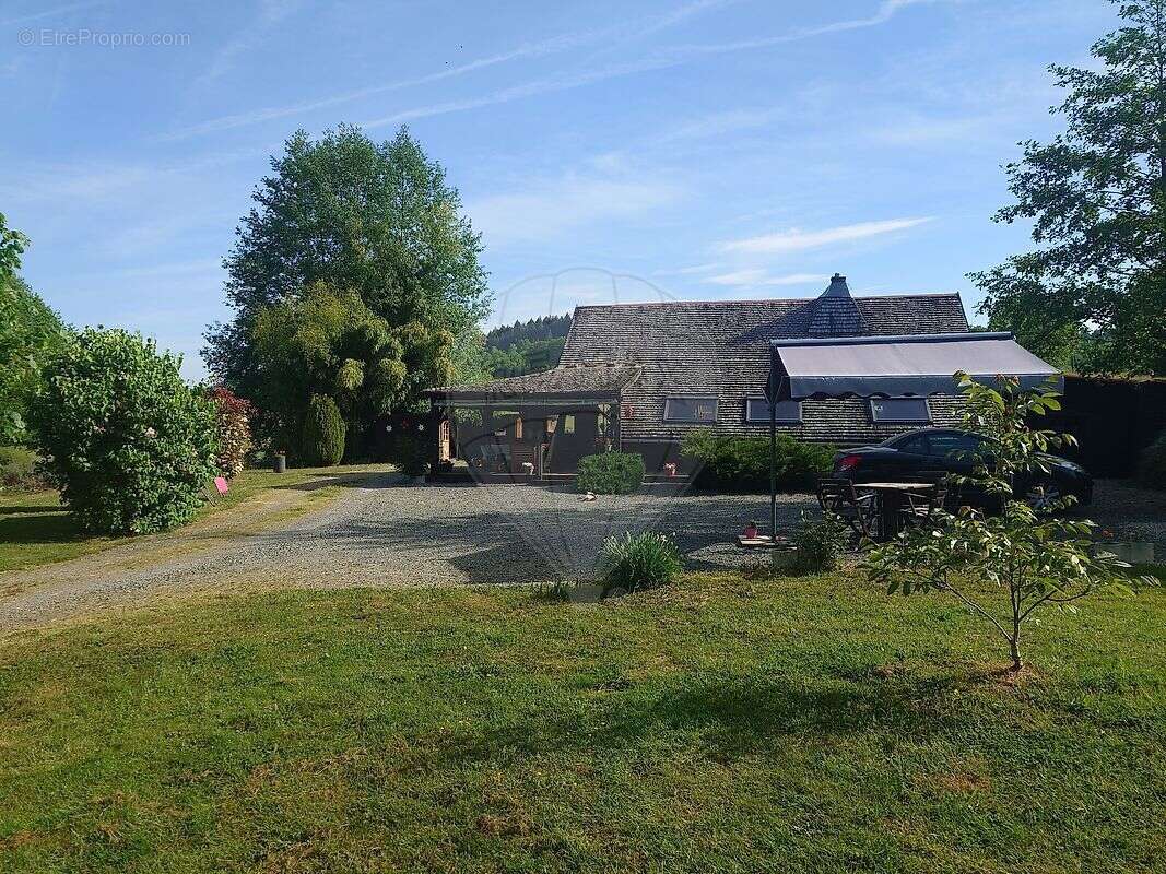 Maison à SAINT-LEGER-SOUS-BEUVRAY