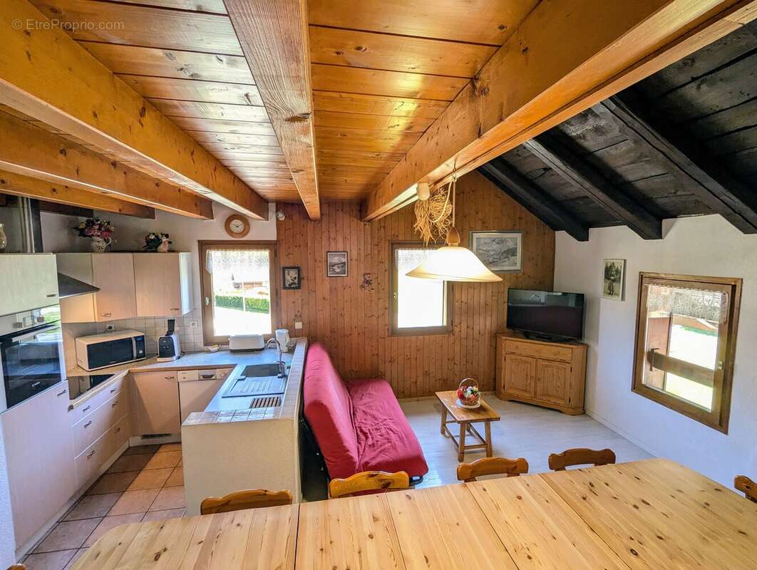 Appartement à MORILLON