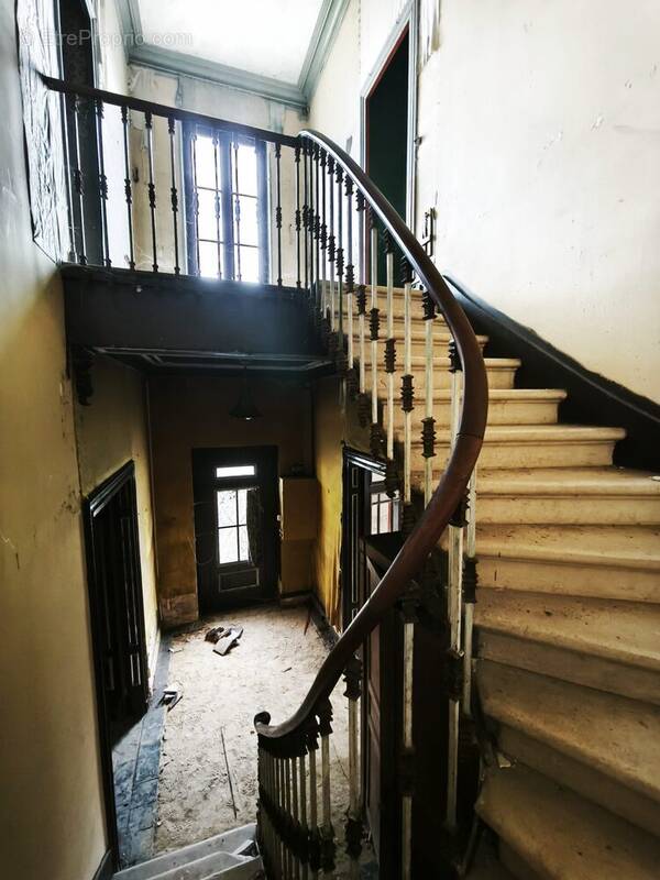 Maison à SAINT-CHRISTOLY-DE-BLAYE