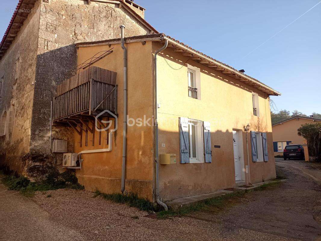 Maison à YVIERS