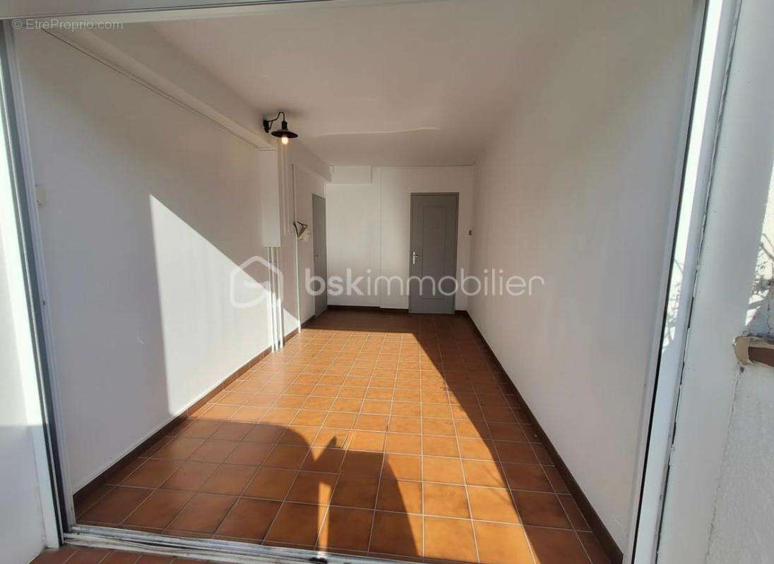 Maison en deux faces jardin et garage - photo 10
