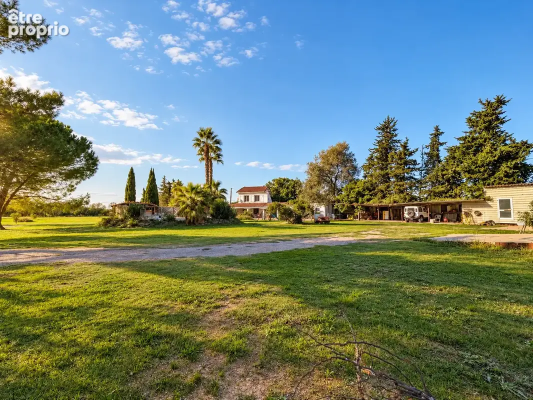 Vend propriété sud de la France à Agde, proche de la mer, villa 3chambres, garages, piscine et grand terrain - photo 17