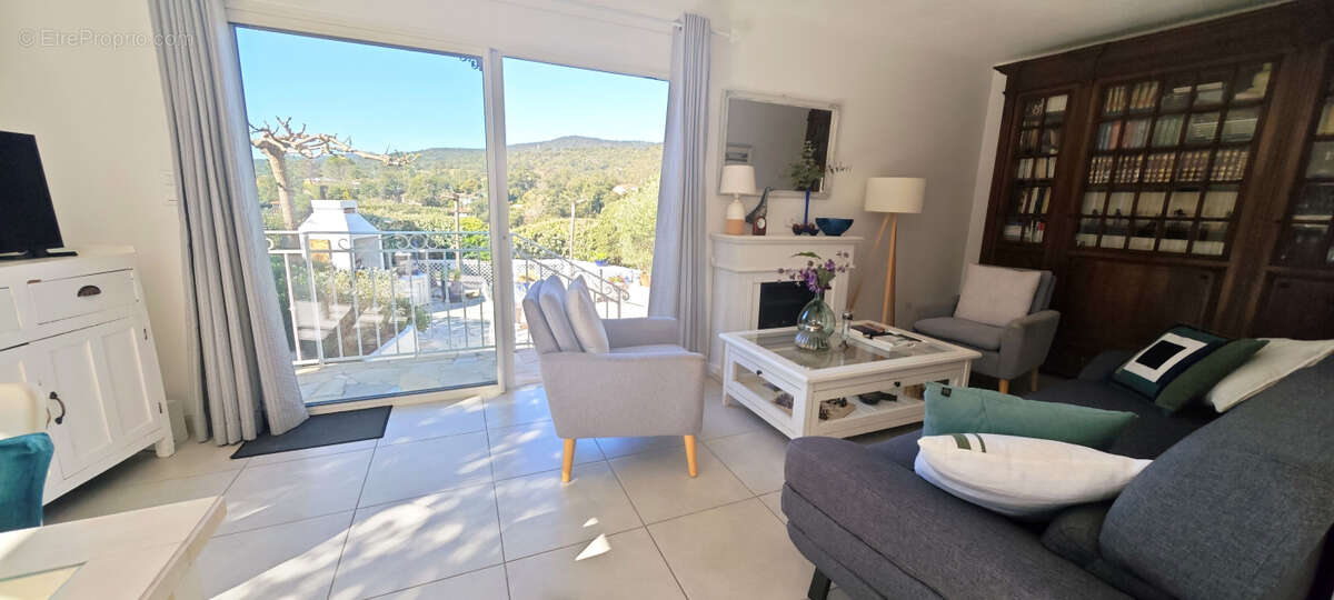 Maison à ROQUEBRUNE-SUR-ARGENS