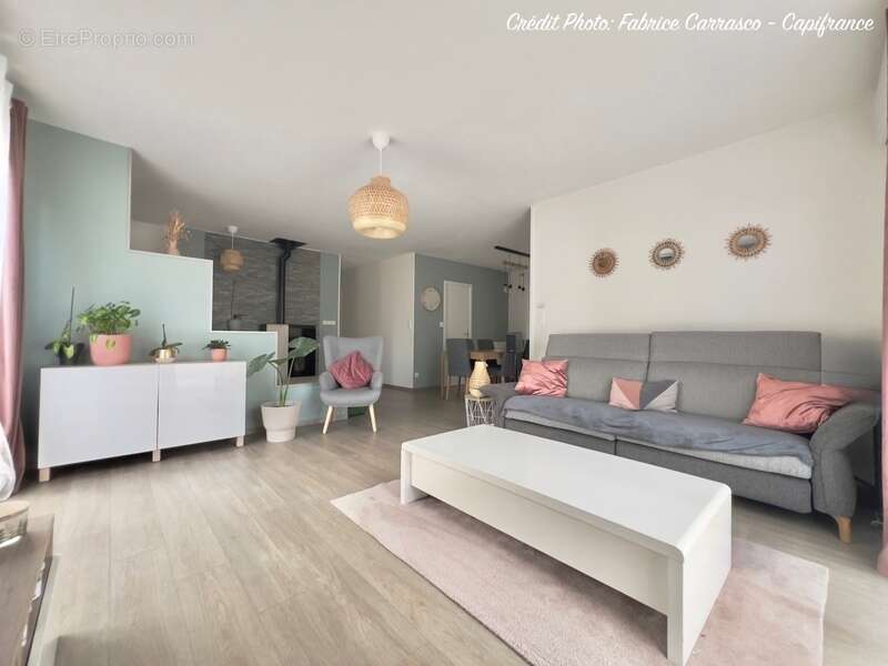 MARINGUES 63: Maison familiale de 144 m² avec piscine, 6 chambres, garage, jardin et pergola bioclimatique, panneaux photovoltaï - photo 75